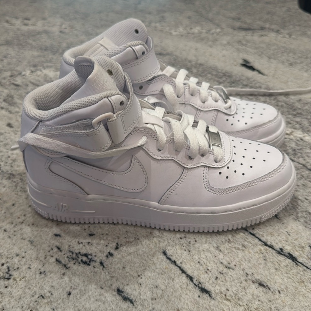 Nike Air Force 1 Size 4Y